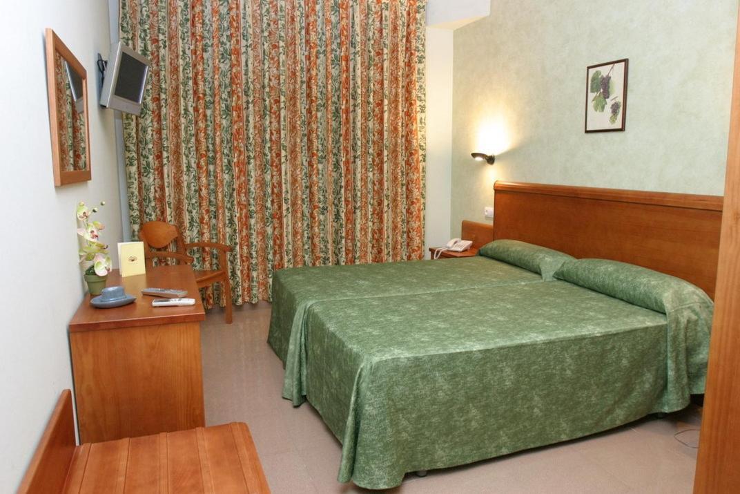 Hotel Fonda Neus Sant Sadurní dʼAnoia Exteriér fotografie