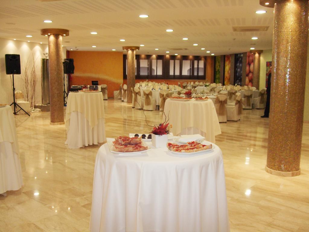 Hotel Fonda Neus Sant Sadurní dʼAnoia Exteriér fotografie